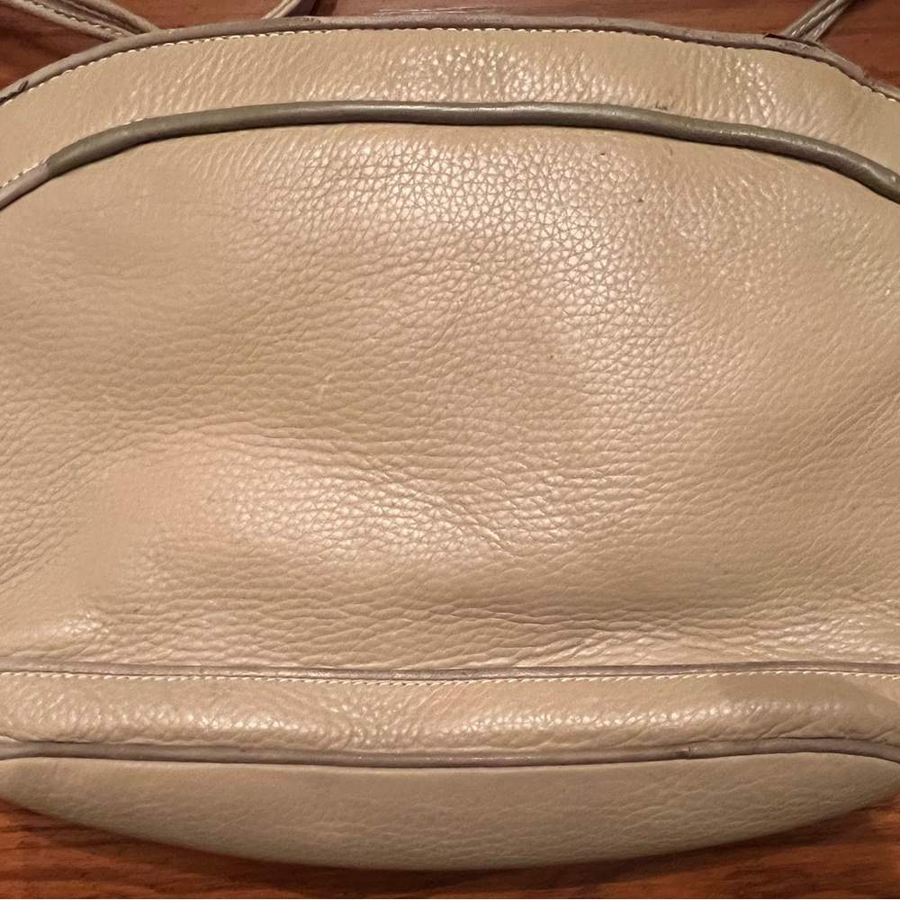 Gucci Crossbody - Picture 14 of 16
